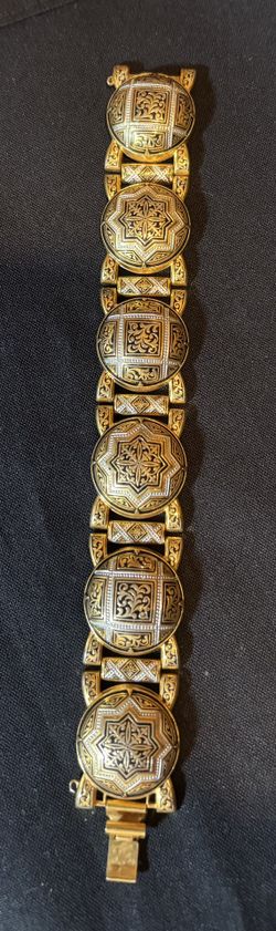Gorgeous Gold Tone Damascene Etched Bracelet.