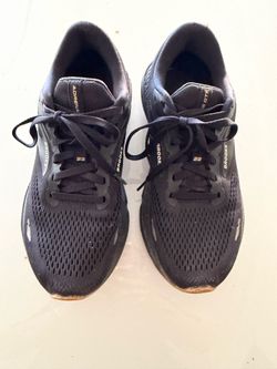 Brooks women running shoes size 8