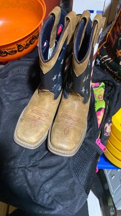 Girls boots