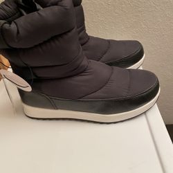 snow boots size 8 women 