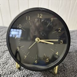 Desk Analog Alarm Clock