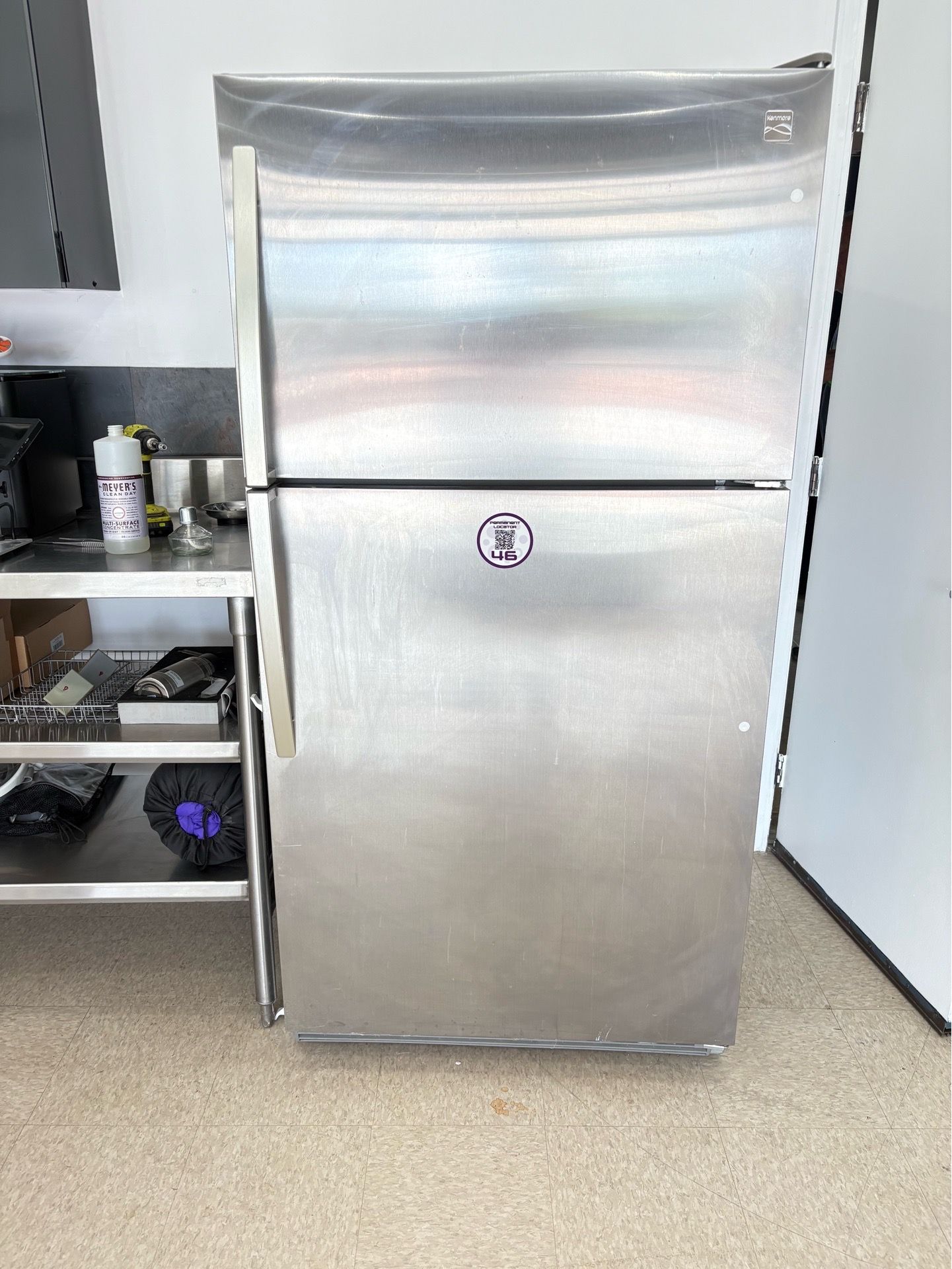 Kenmore 21 cubic ft Top Freezer / Refrigerator Like New