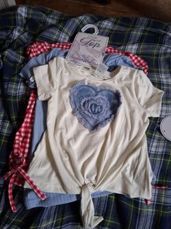 Girls shirt size 4