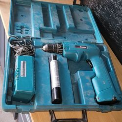 Makita Drill with 2 Batteries and Charger