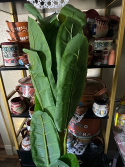 All new 5 feet artificial tree 8 large leaves