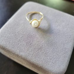 14 K Gold Ring With Pearl
