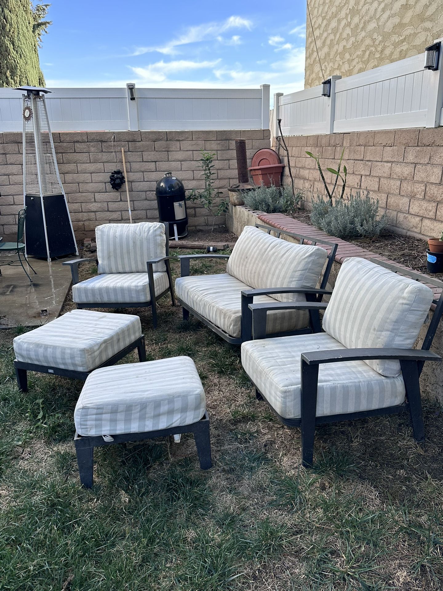 CUSHIONED PATIO FURNITURE 