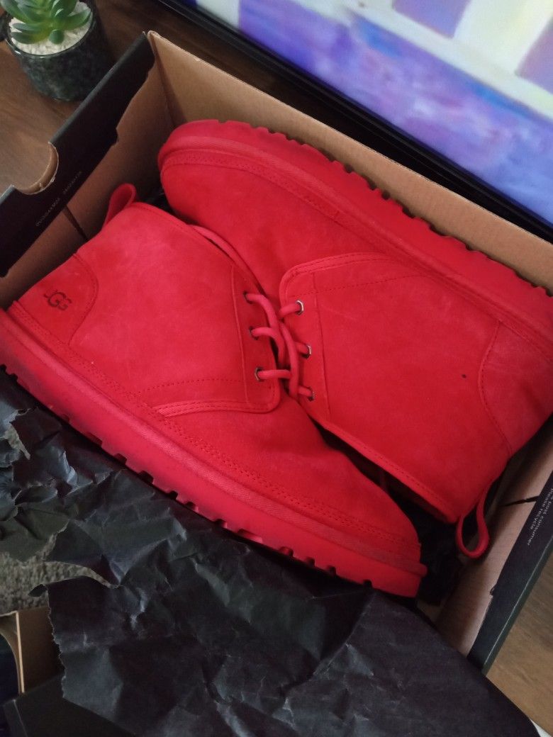 Men's UGG "Neumel" S. 12 (Red,Black,Blue)