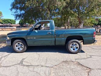 1999 Dodge Ram 1500 shortbed  3.9 v6 motor 17" wheels 5x5.5