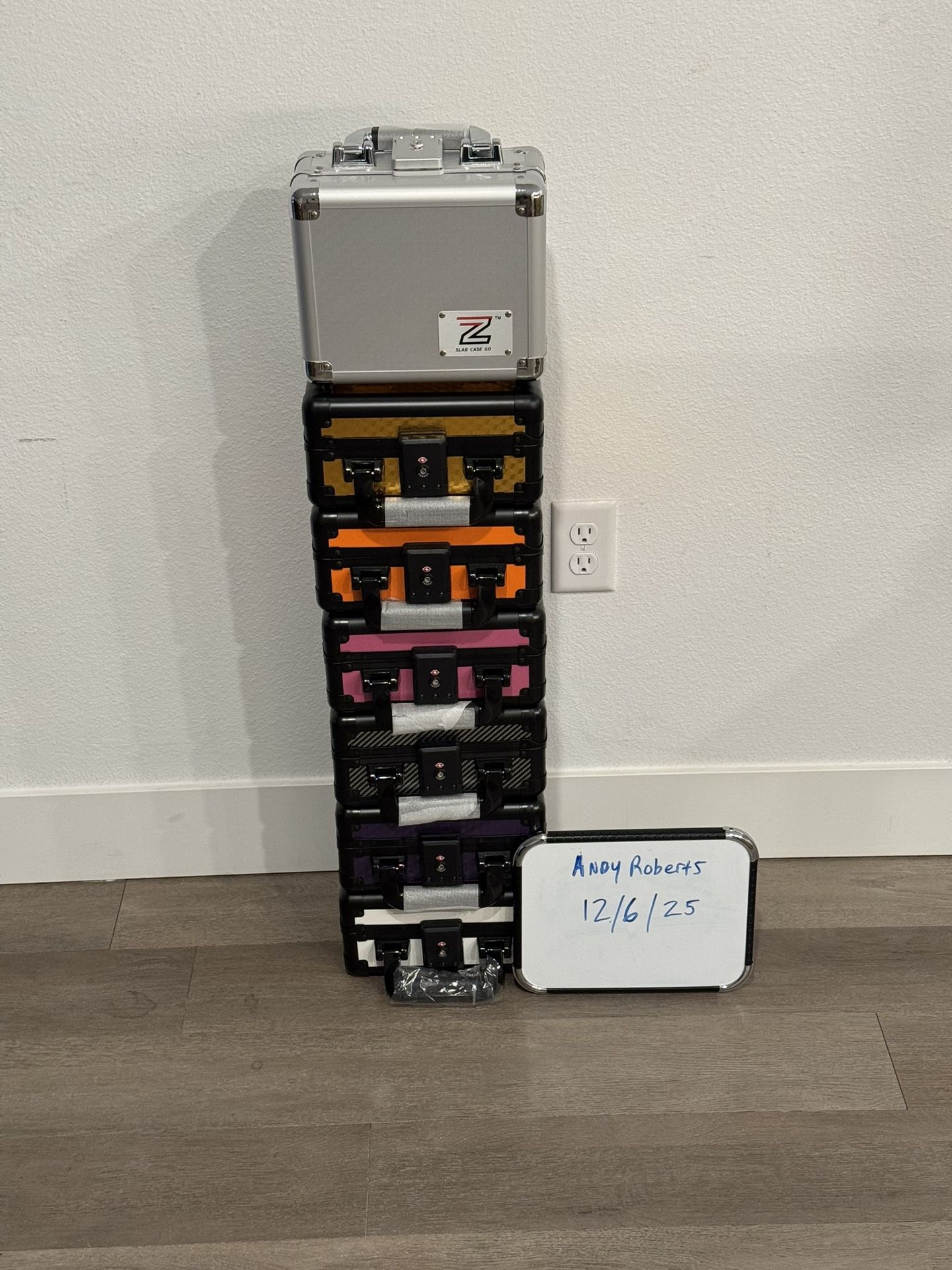 Sports Cards/tcg Zion Carrying Case - Holds 25 Slabs