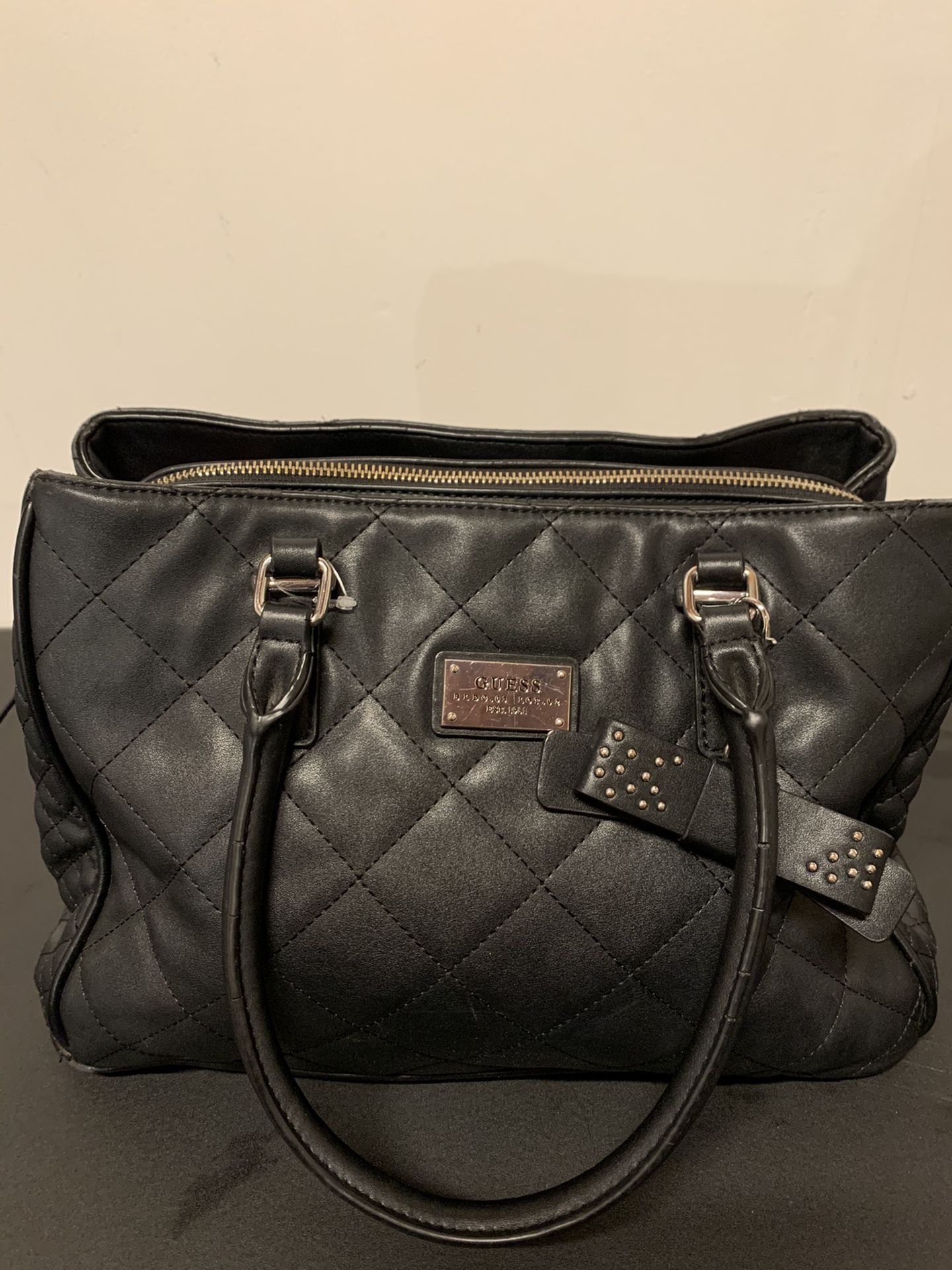 Guess women’s black bag