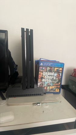 PS4 Pro ,one Controller, Headset And Fan