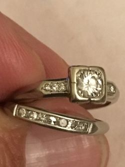 BEAUTIFUL Platinum Diamond Engagement Ring Set