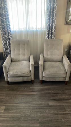 (2) Recliners