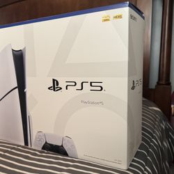 PS5 Disc Version 1TB SSD With Box