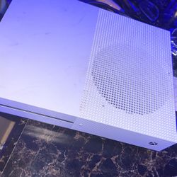 Xbox One s -No Controller