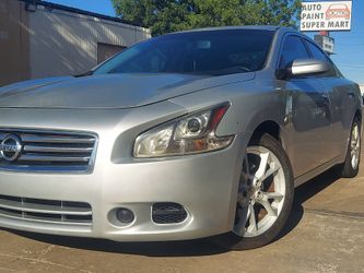 Immaculate 2013 nissan maxima low miles ❤️