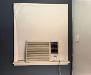 Air conditioner blows cold air used