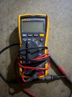 Fluke 117 multimeter