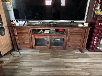 Tv stand for 75 inch