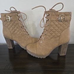 GUESS WOMENS BOOTS