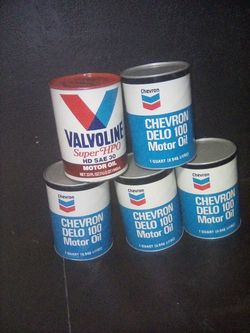 Still New 5 Qrts Of Chevron DELO  100 MOTOR OIL