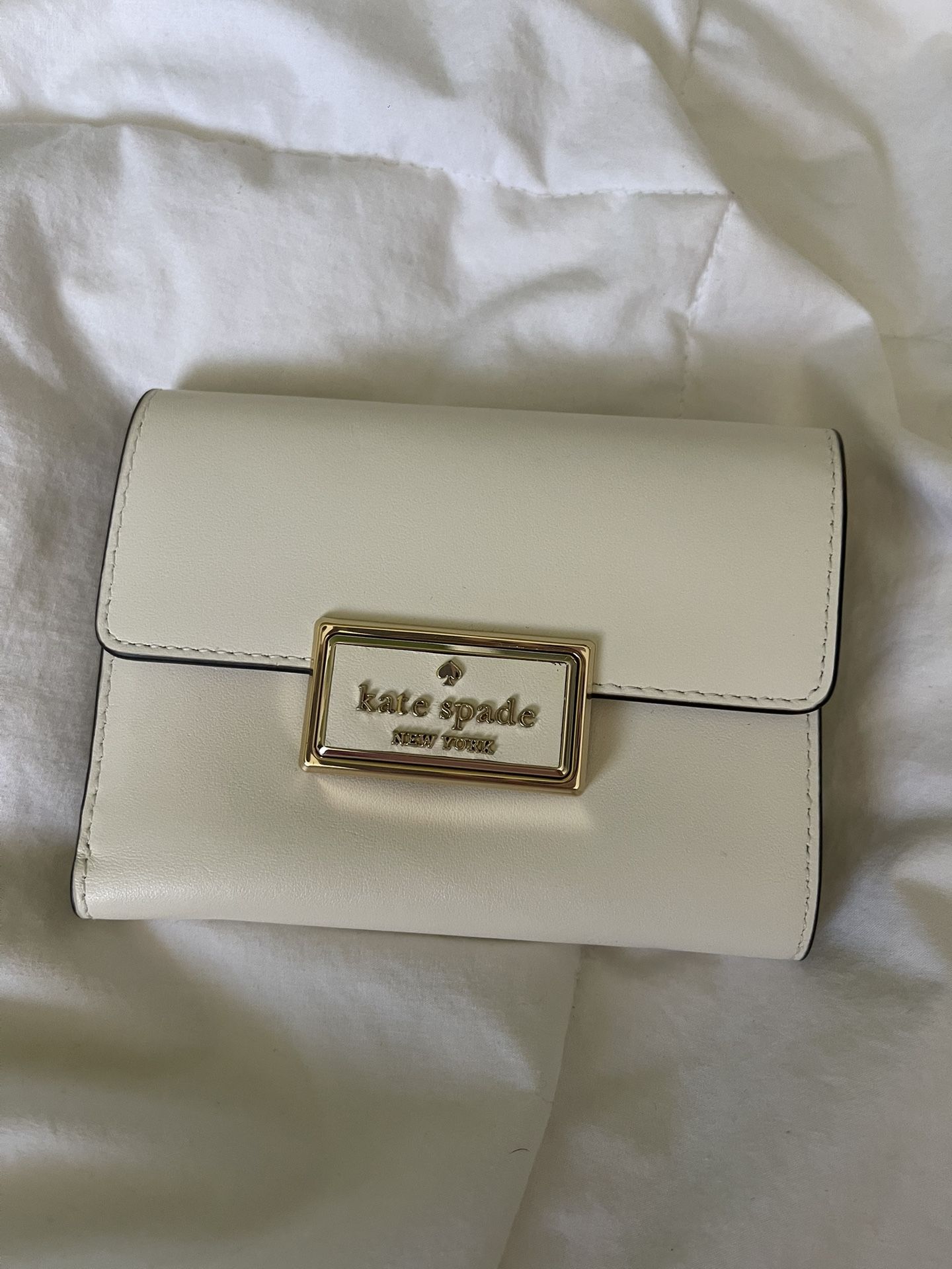Kate Spade- White Wallet 