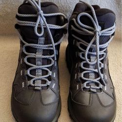 Merell Women’s 7.5 hiking Boot (used once)