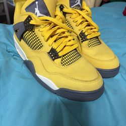 Jordan 4 Lightning 9.5 Men’s 