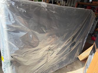 WoodHaven Queen Size Box Spring NEW