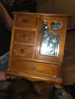 Jewelry box
