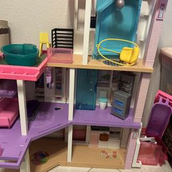 Barbie Dream House 