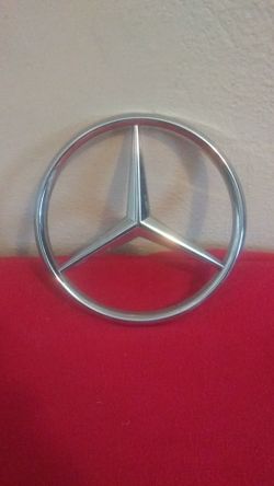 Mercedes benz front bumber emblem Replacement