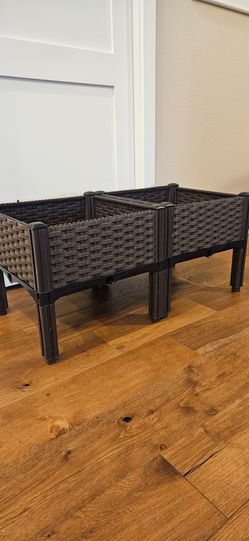 Two Raised Garden Planter Box with Legs