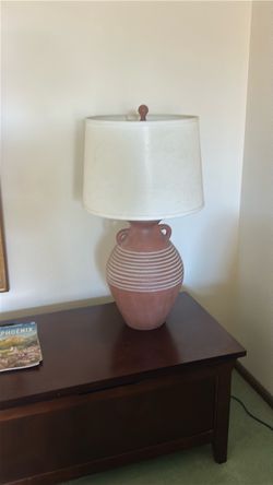 Pottery style lamp