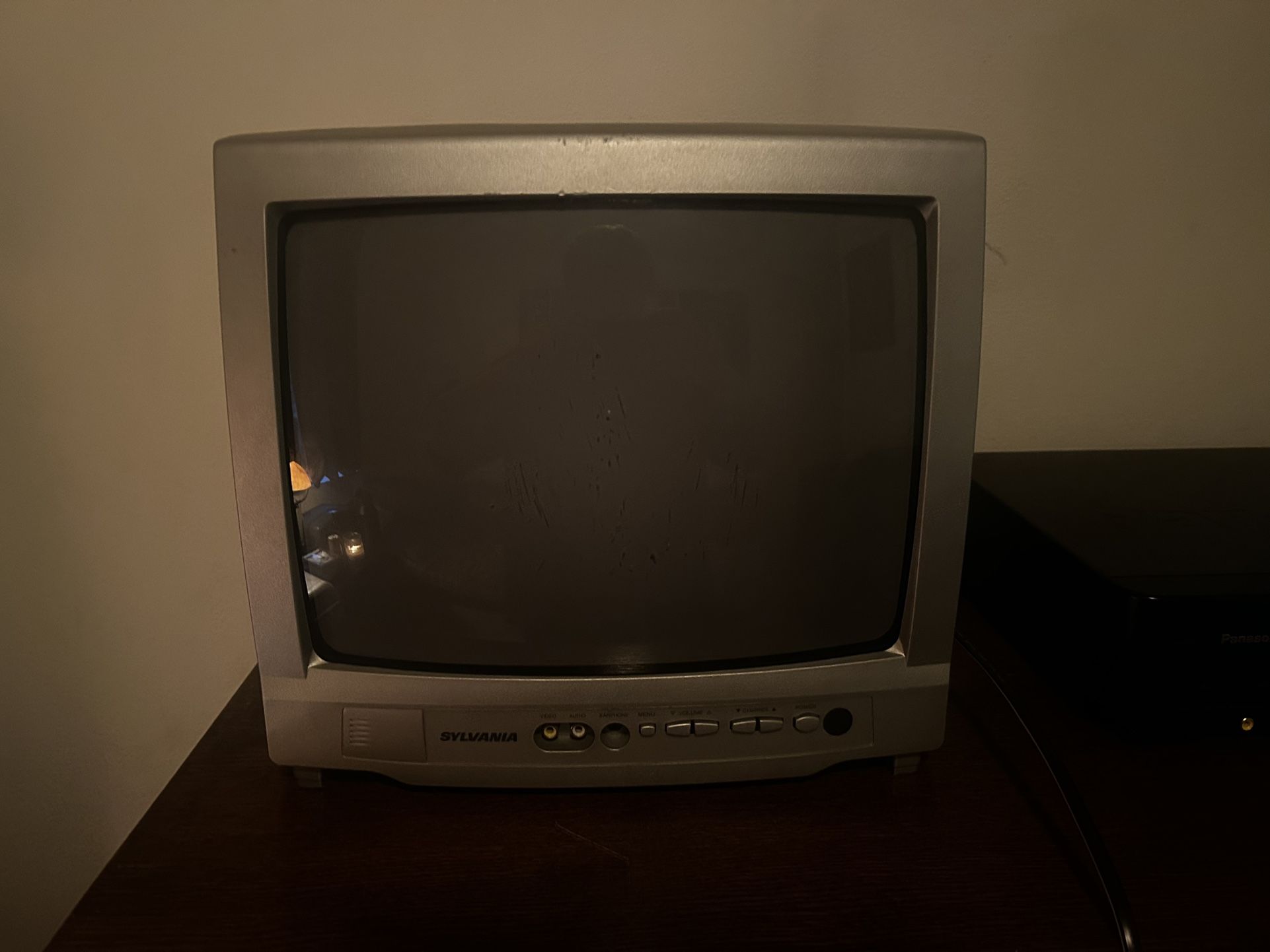 Sylvania 13 Inch CRT TV