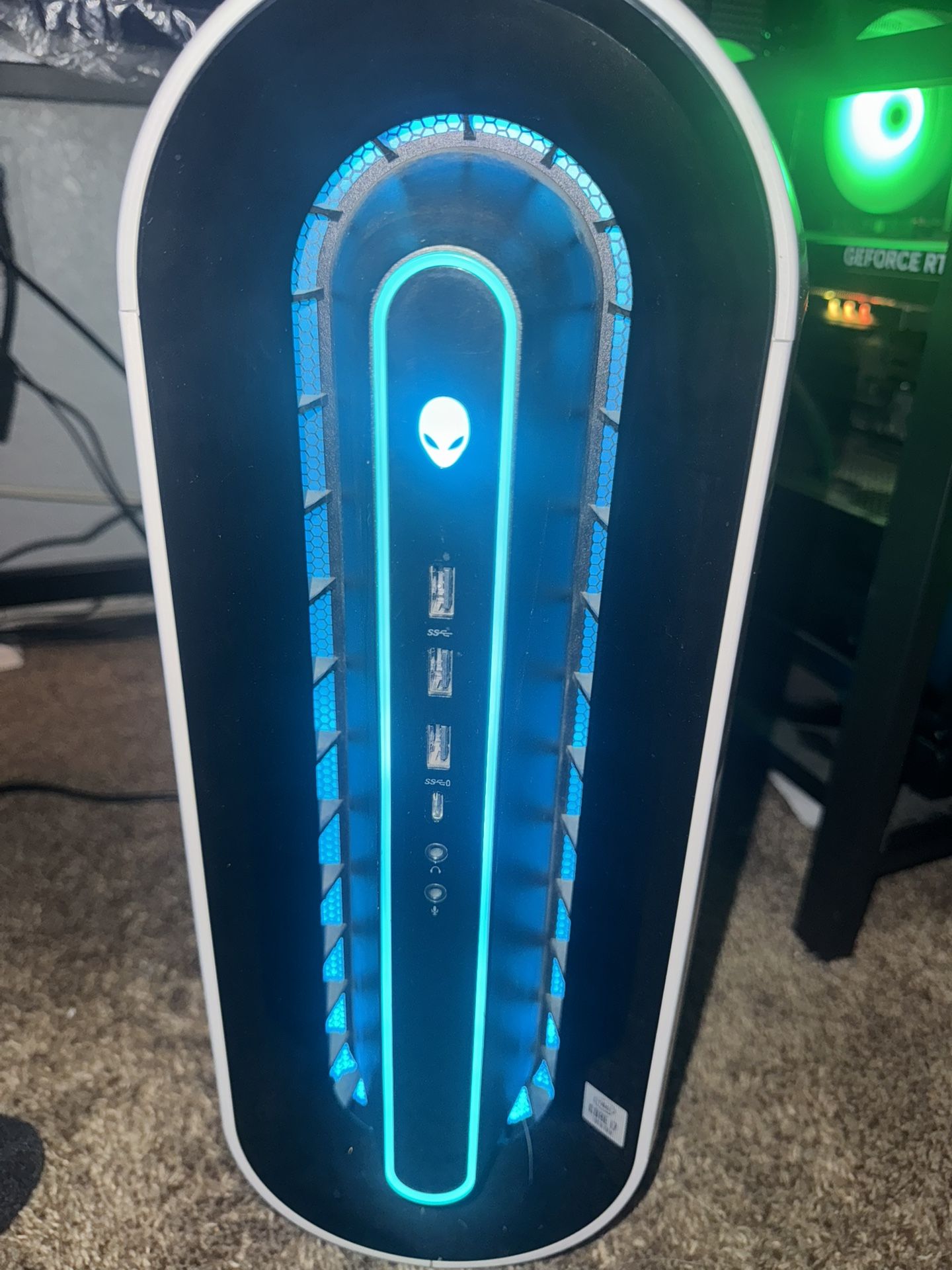 Alienware Aurora R11 Gaming PC – i7 / RTX 2070 Super / 32GB RAM / 3TB ...