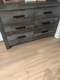 Beautiful queen bedroom set
