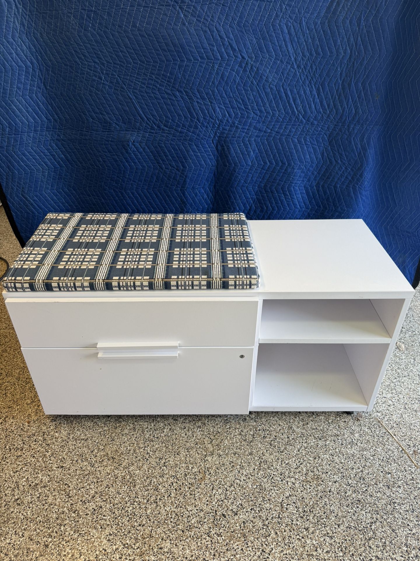 Knoll Modern White Bench Cabinet – 48” Office Seating & Filing with Key – Sleek Storage Solution