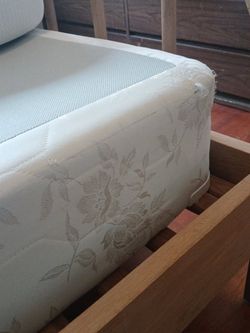 Full size mattress and box