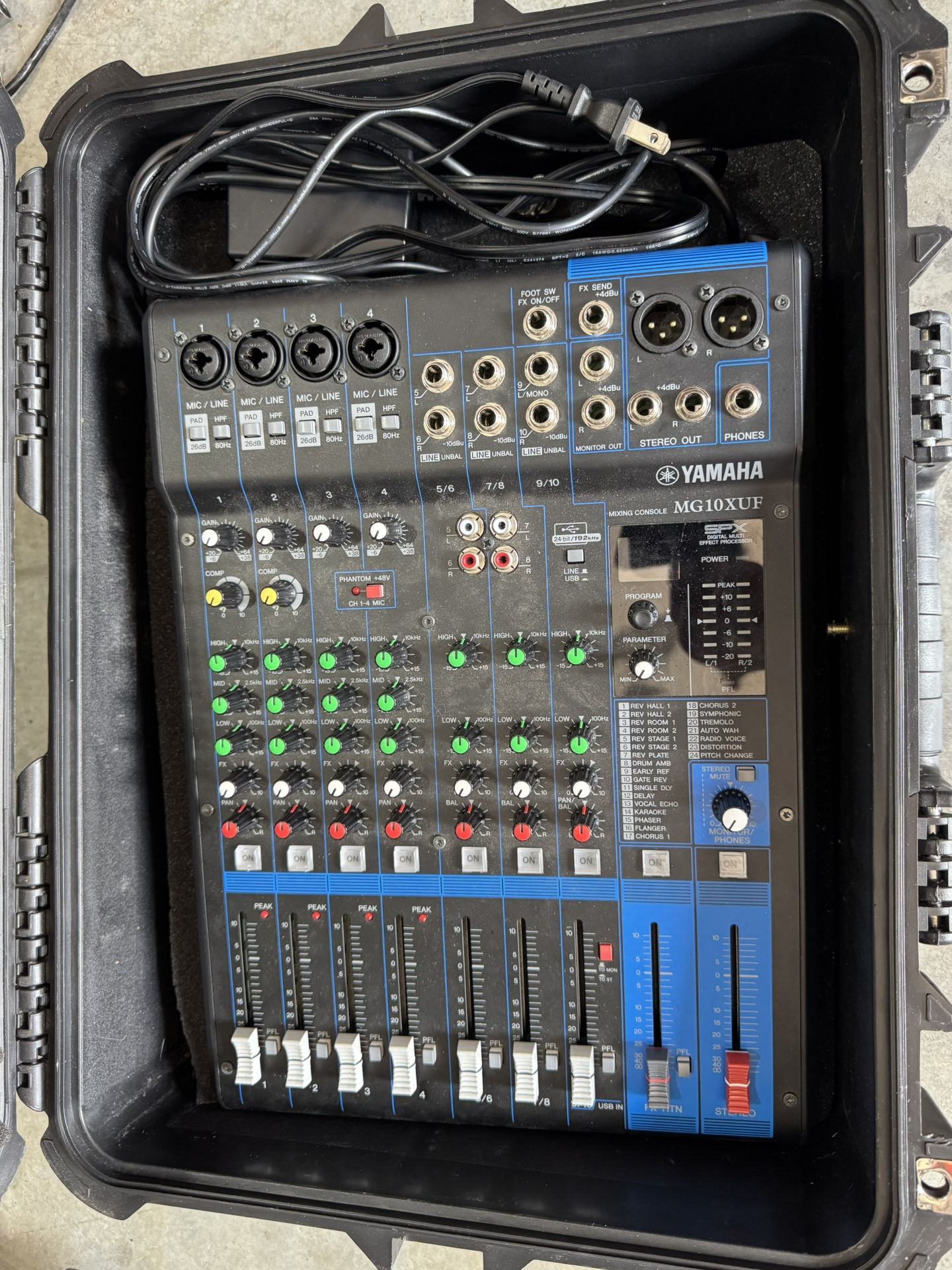Yamaha MG10XUF audio Mixer