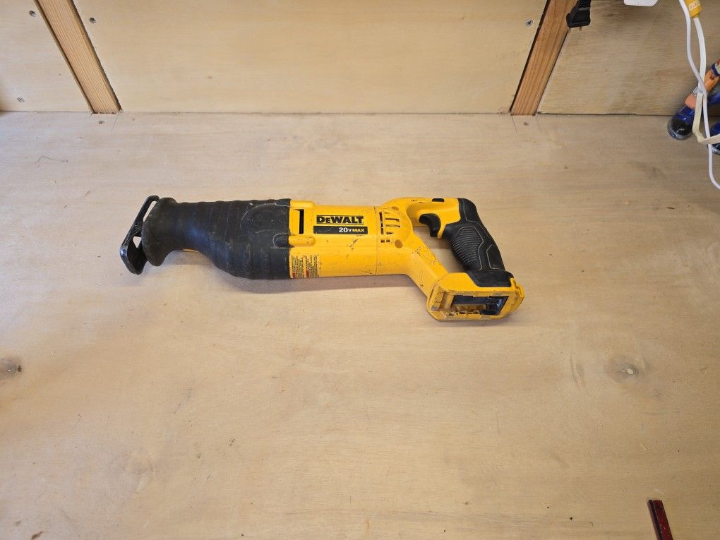 Dewalt Sawzall 20V Max