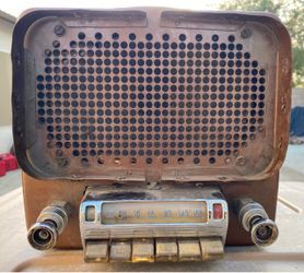 Antique Auto Tube Radio