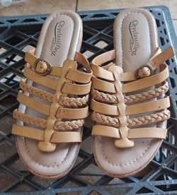 Women's Sandals Size 8.5 Tan/Beige
