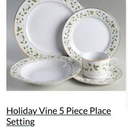 Christmas 5 piece Place Setting