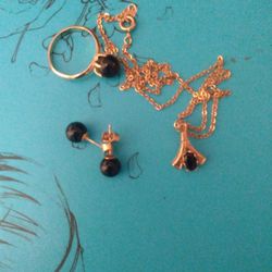 Black And Goldtone Necklas Ring And Earing Set