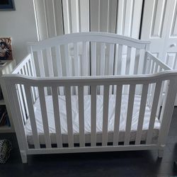 White Crib W Mattress