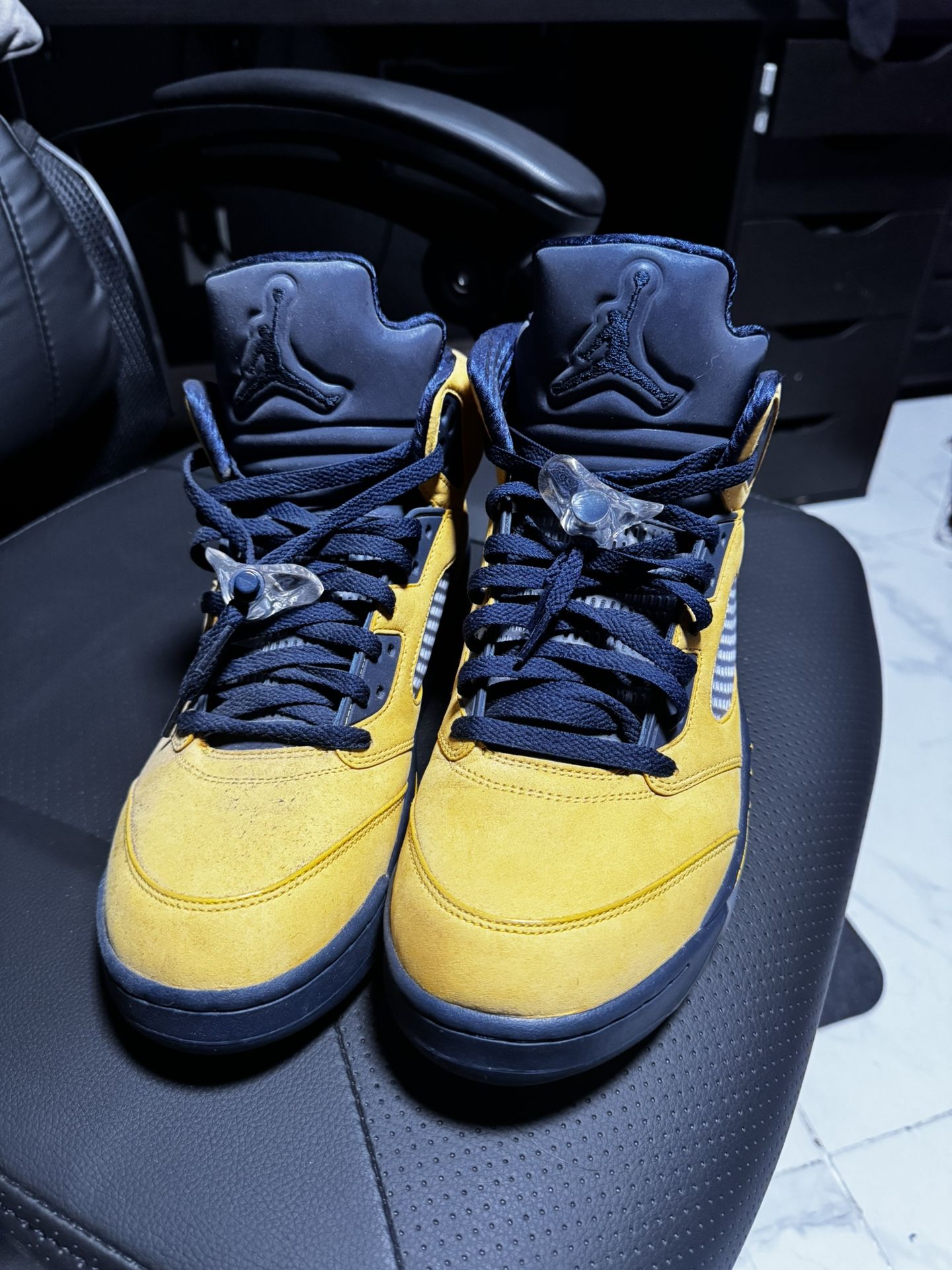 Air Jordan 5 Michigan