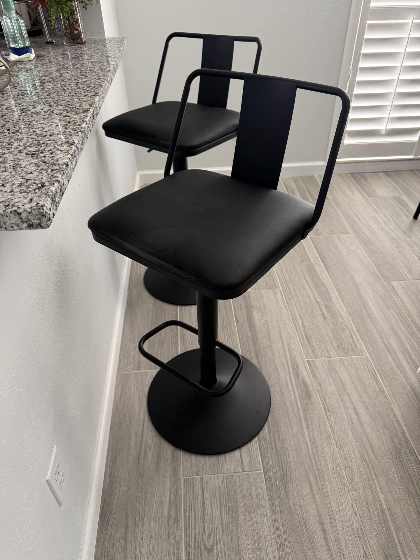 2 Adjustable Barstools