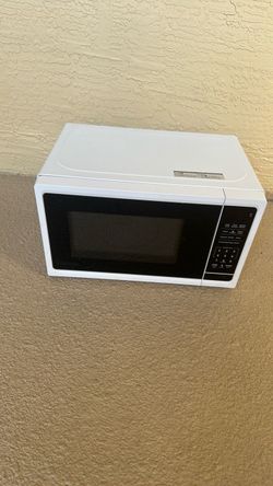 Vissani White Countertop Microwave